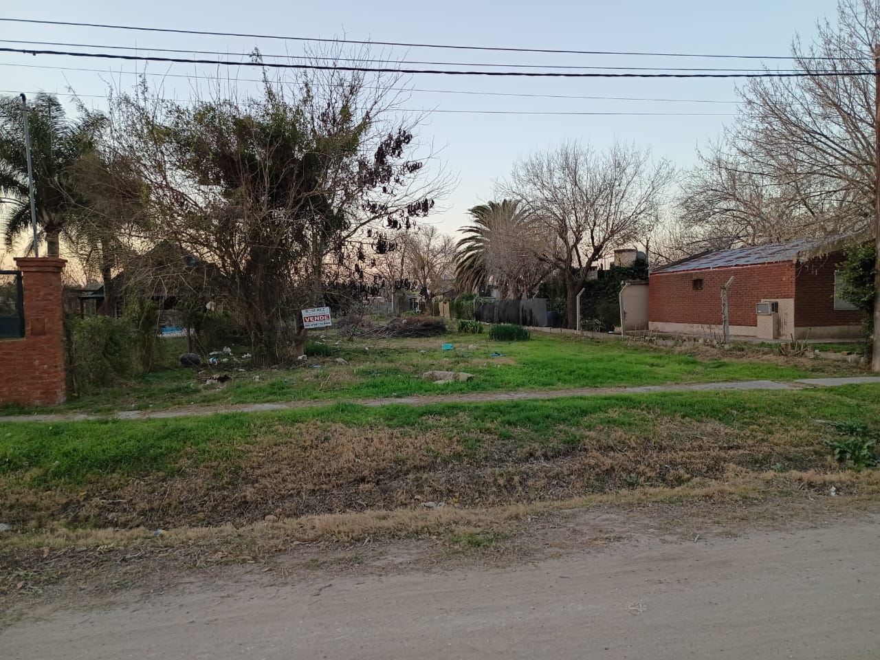 Av. Triana entre Chubut y Río Negro